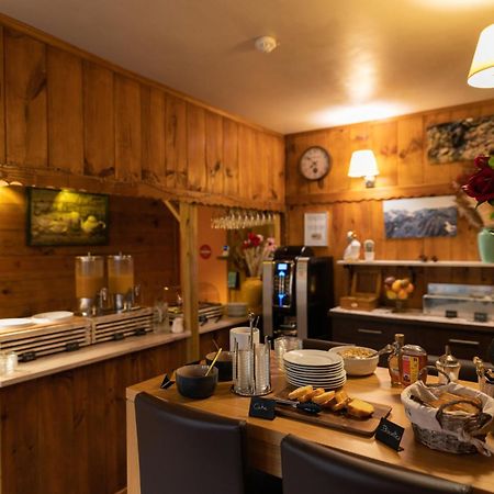Hotel Quin Te Va Cauterets Bagian luar foto