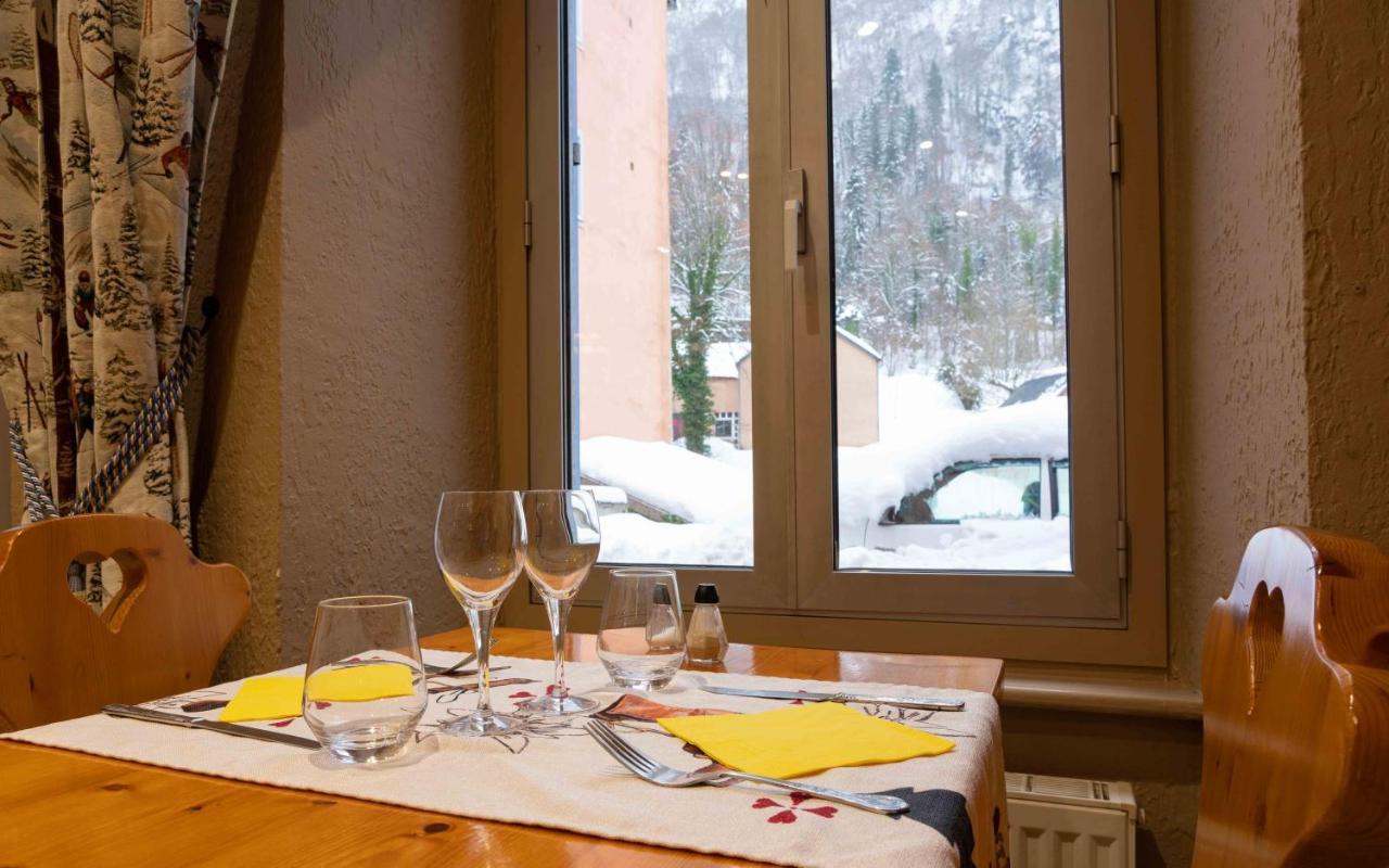 Hotel Quin Te Va Cauterets Bagian luar foto