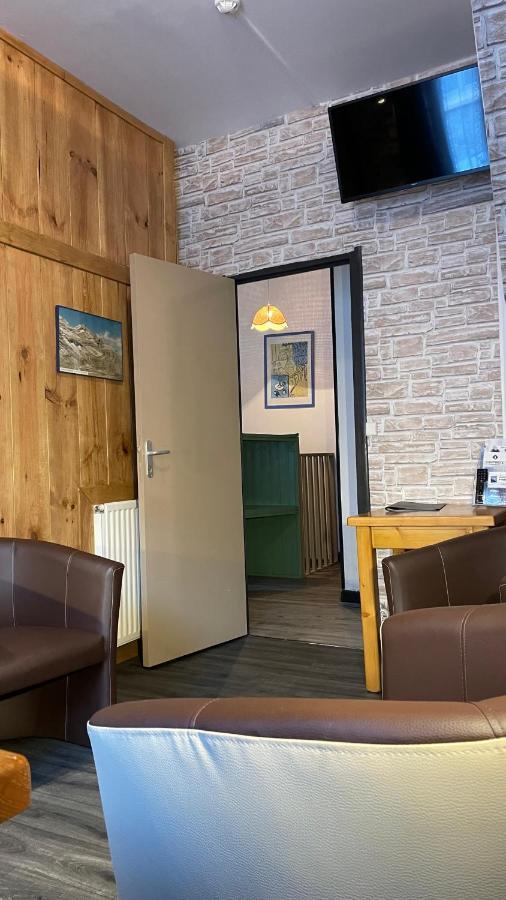 Hotel Quin Te Va Cauterets Bagian luar foto