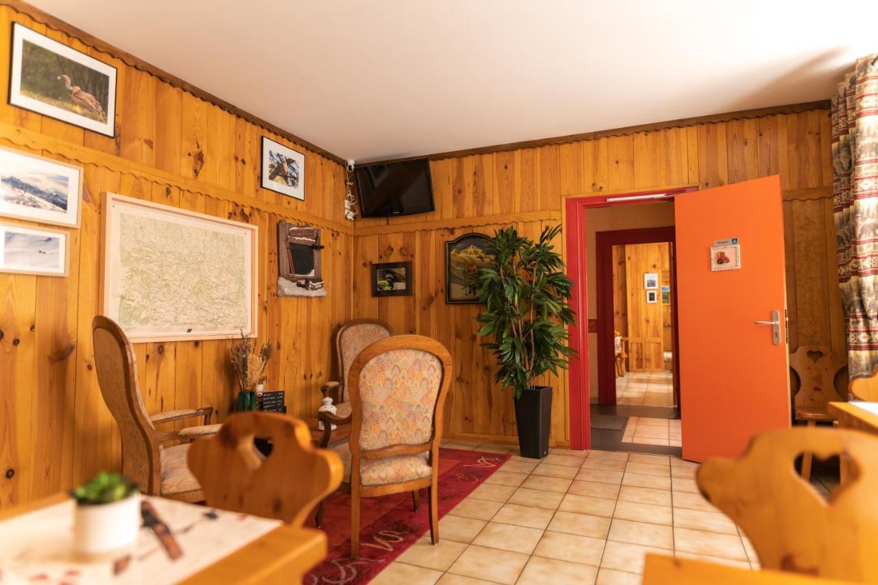 Hotel Quin Te Va Cauterets Bagian luar foto