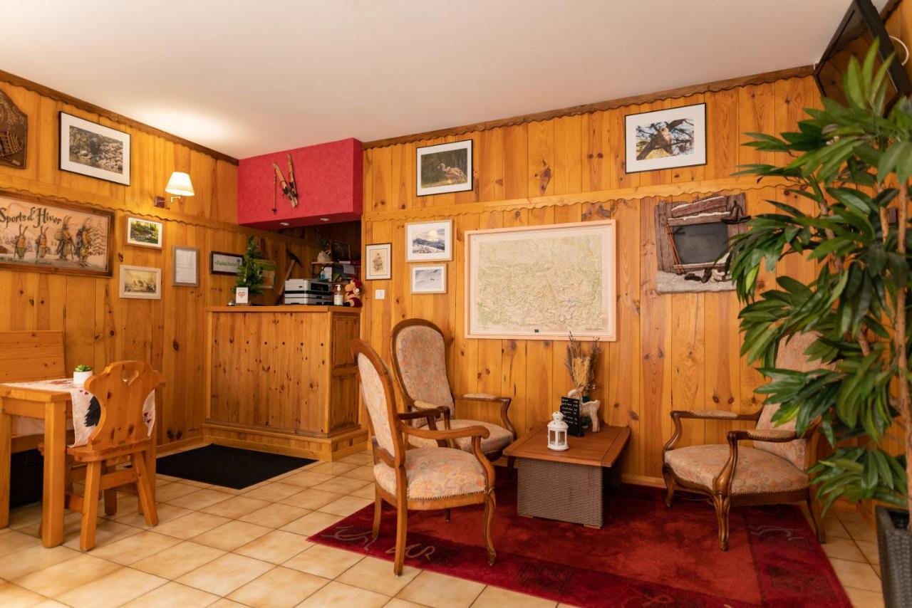 Hotel Quin Te Va Cauterets Bagian luar foto