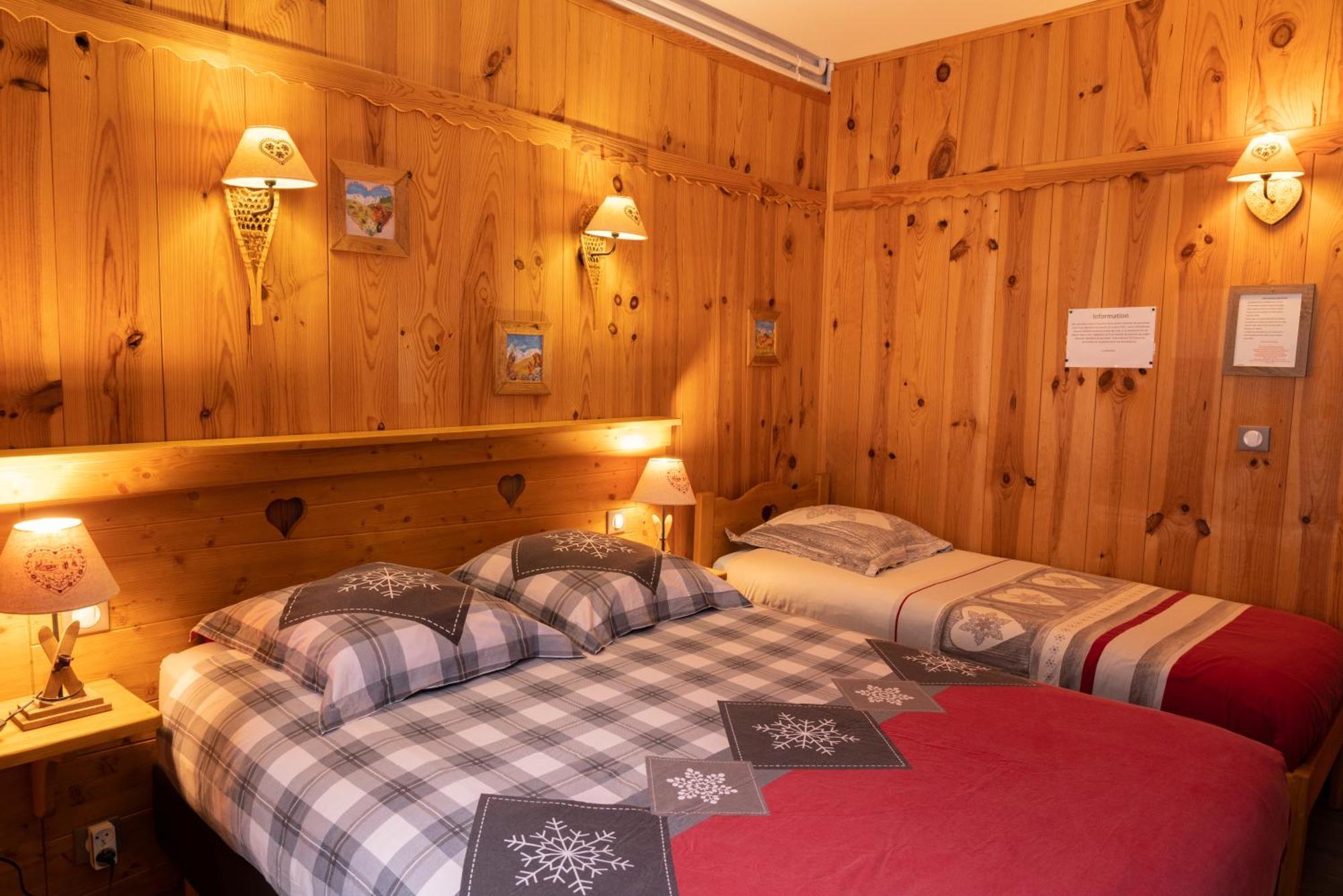 Hotel Quin Te Va Cauterets Bagian luar foto