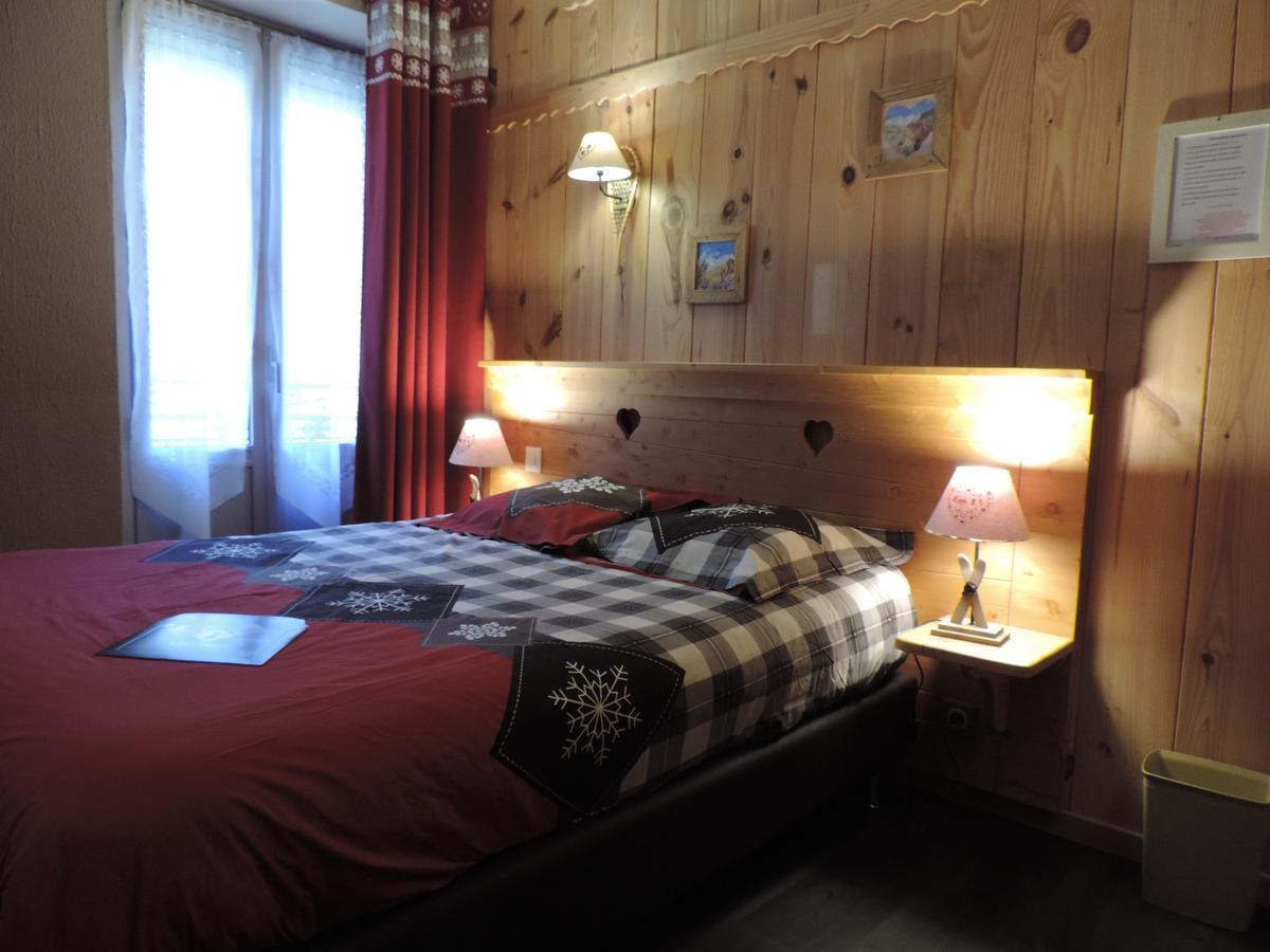 Hotel Quin Te Va Cauterets Bagian luar foto